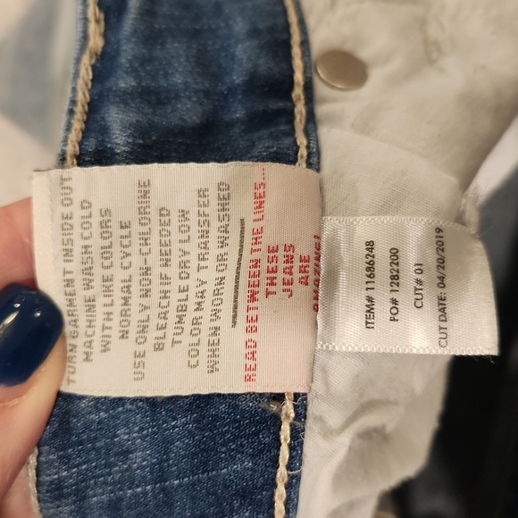 Light wash, distressed Torrid jean shorts size 16! Excellent condition! - Picture 4 of 8
